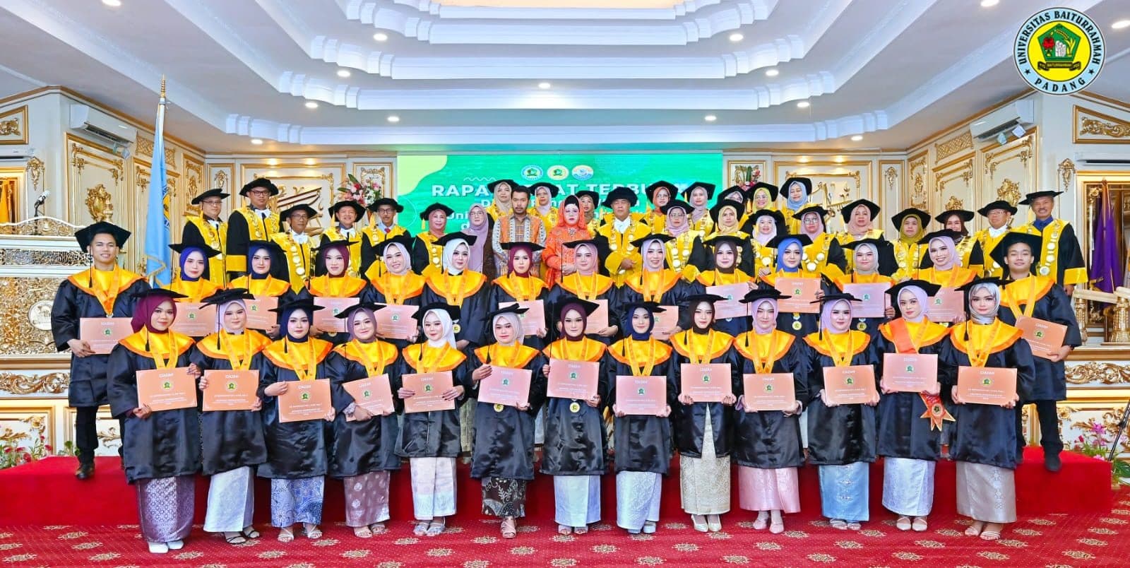 Akademi Keperawatan Baiturrahmah Gelar Wisuda ke-38 Bersama Universitas Baiturrahmah